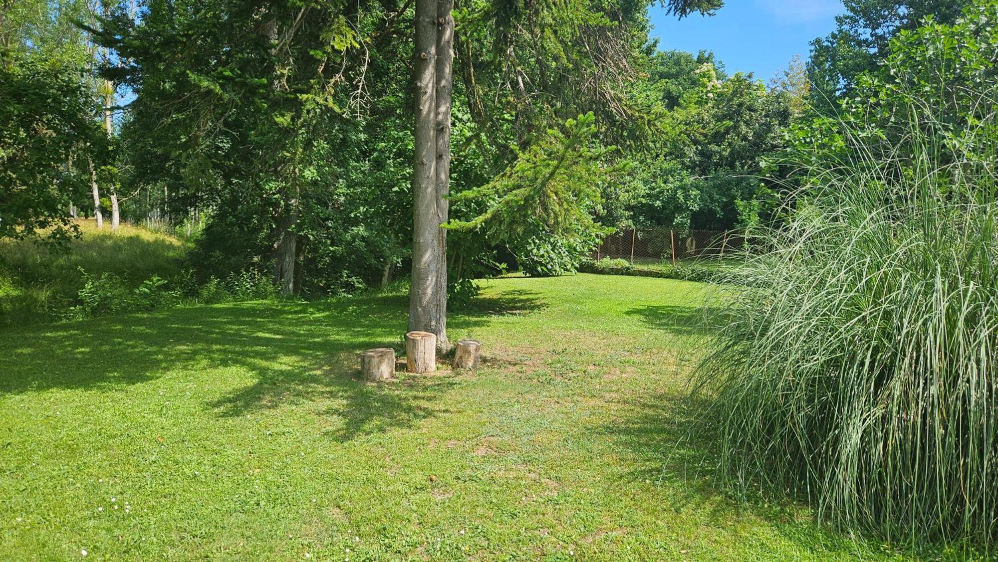 Chambres Et Gites Les Deux Chenes Pres De Bergerac Le Fleix Exteriér fotografie