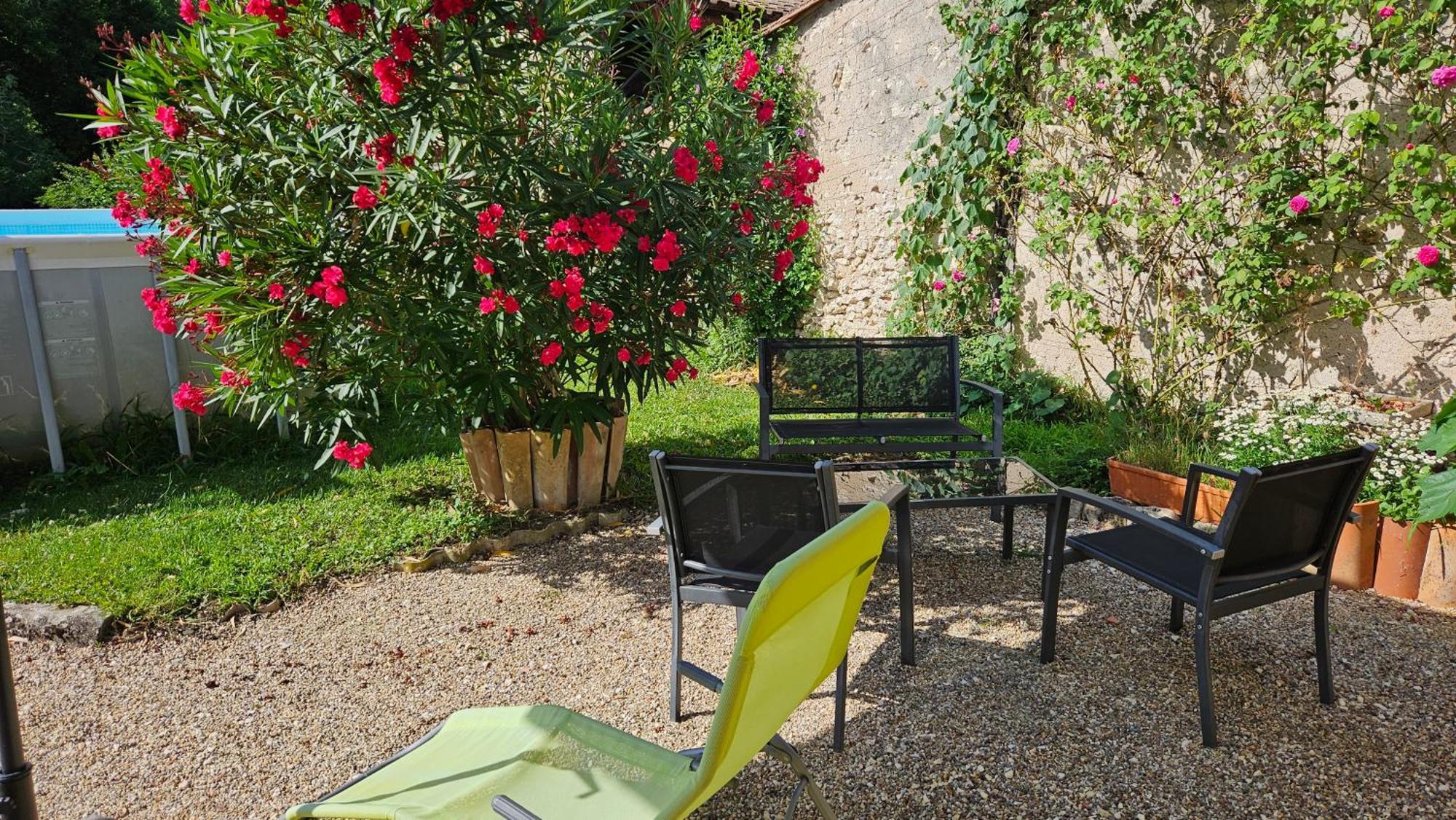 Chambres Et Gites Les Deux Chenes Pres De Bergerac Le Fleix Exteriér fotografie