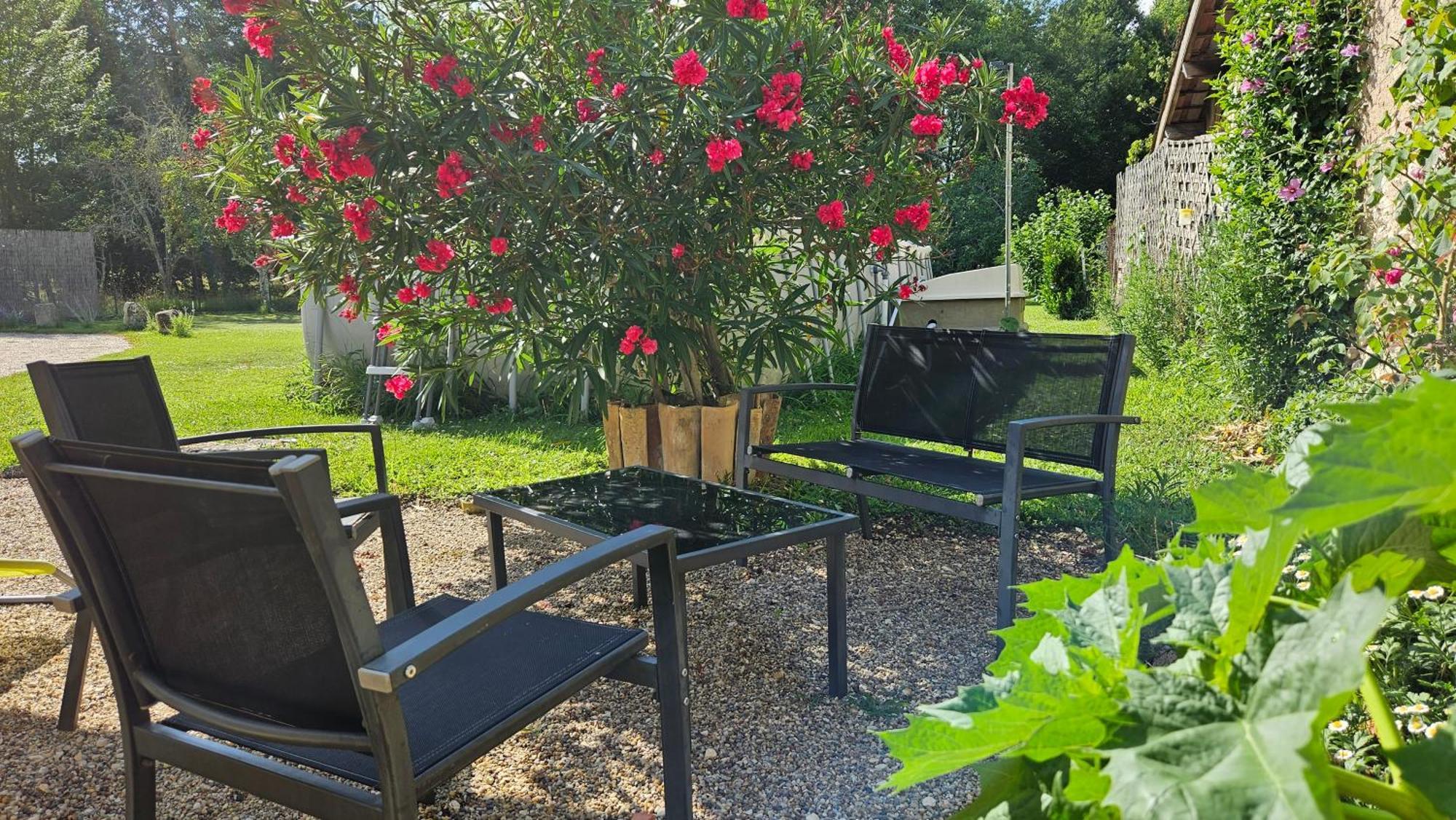 Chambres Et Gites Les Deux Chenes Pres De Bergerac Le Fleix Exteriér fotografie