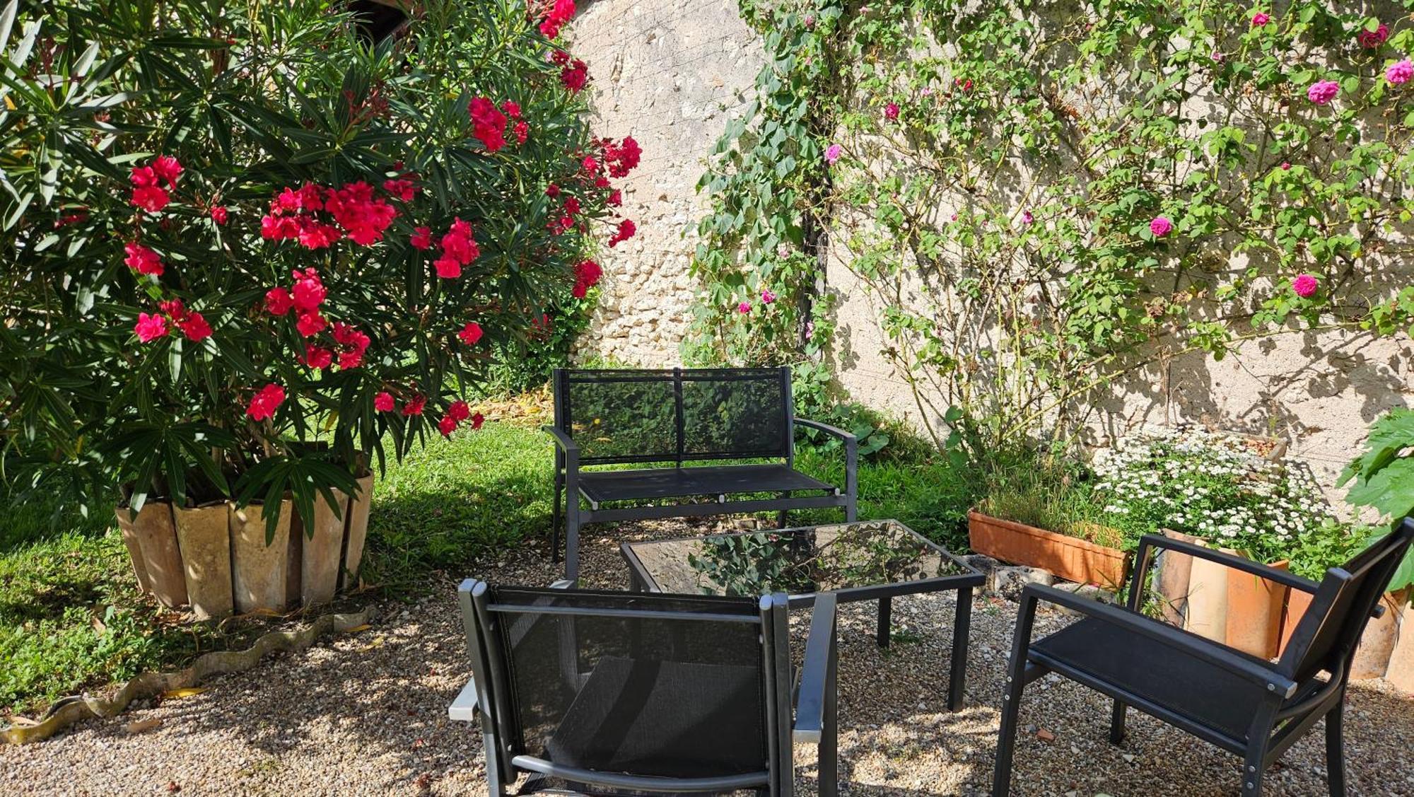 Chambres Et Gites Les Deux Chenes Pres De Bergerac Le Fleix Exteriér fotografie
