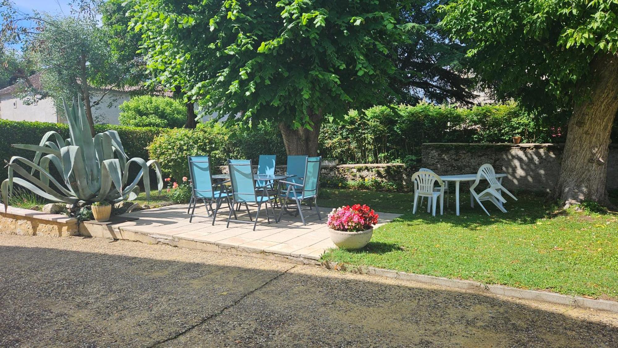 Chambres Et Gites Les Deux Chenes Pres De Bergerac Le Fleix Exteriér fotografie