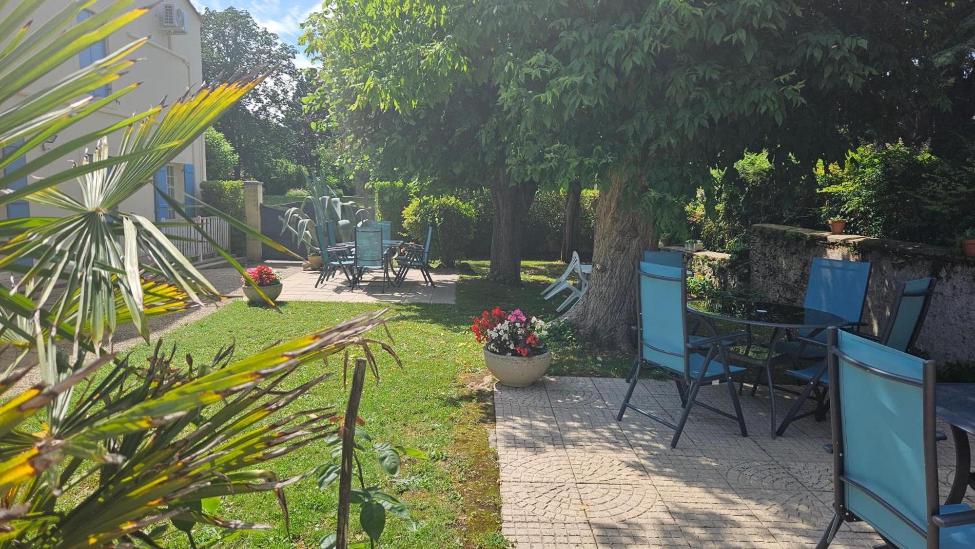 Chambres Et Gites Les Deux Chenes Pres De Bergerac Le Fleix Exteriér fotografie