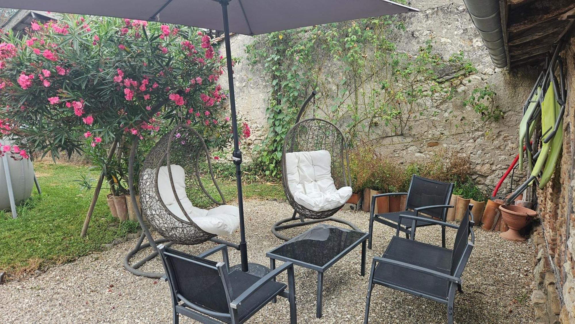 Chambres Et Gites Les Deux Chenes Pres De Bergerac Le Fleix Exteriér fotografie